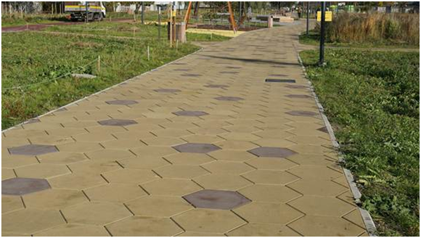 Well-maintained asphalt pavement highlighting reliable California pavement solutions