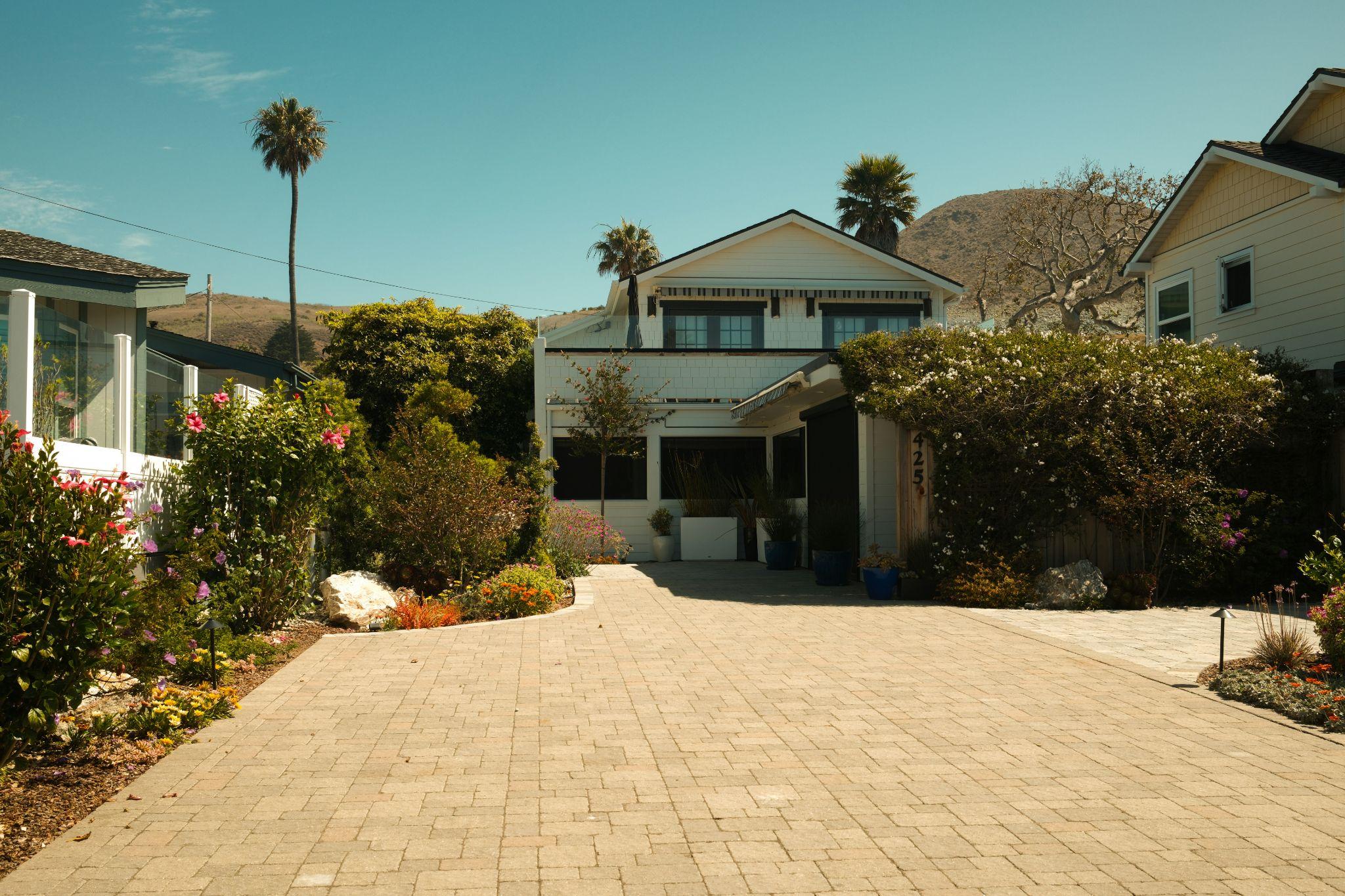 Paved residential driveway showcasing residential driveway paving in California