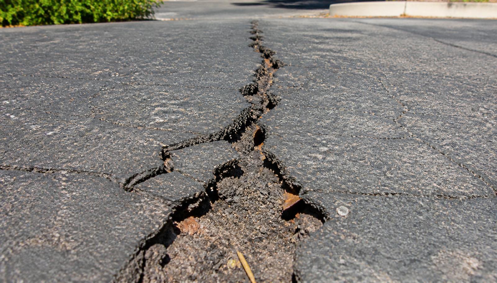 Asphalt Crack Repair & Pothole Patching in Fresno: Fix Small Damage Before It Spreads